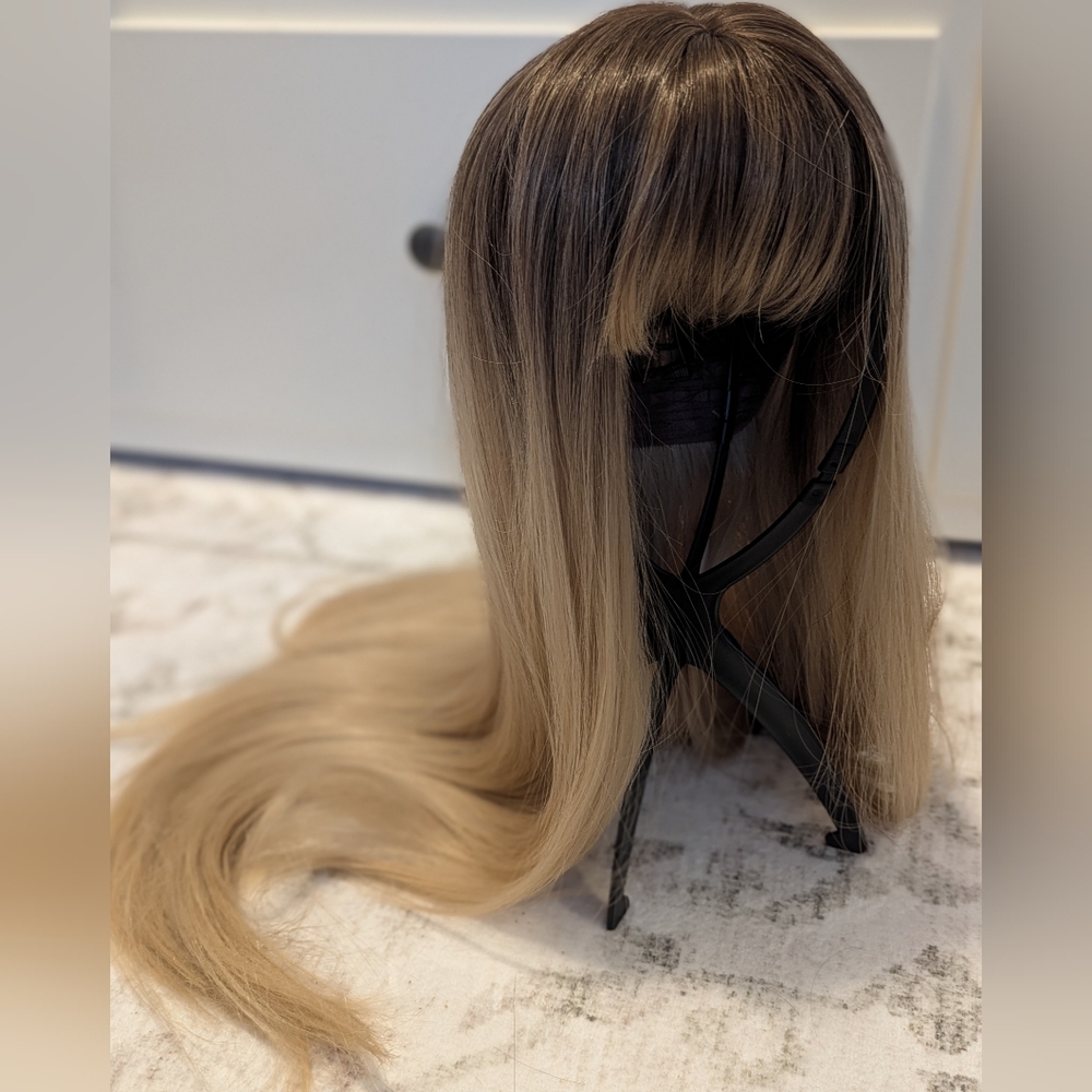 Elegant Ombre Medium Brown To Light Blonde Wig (New)
